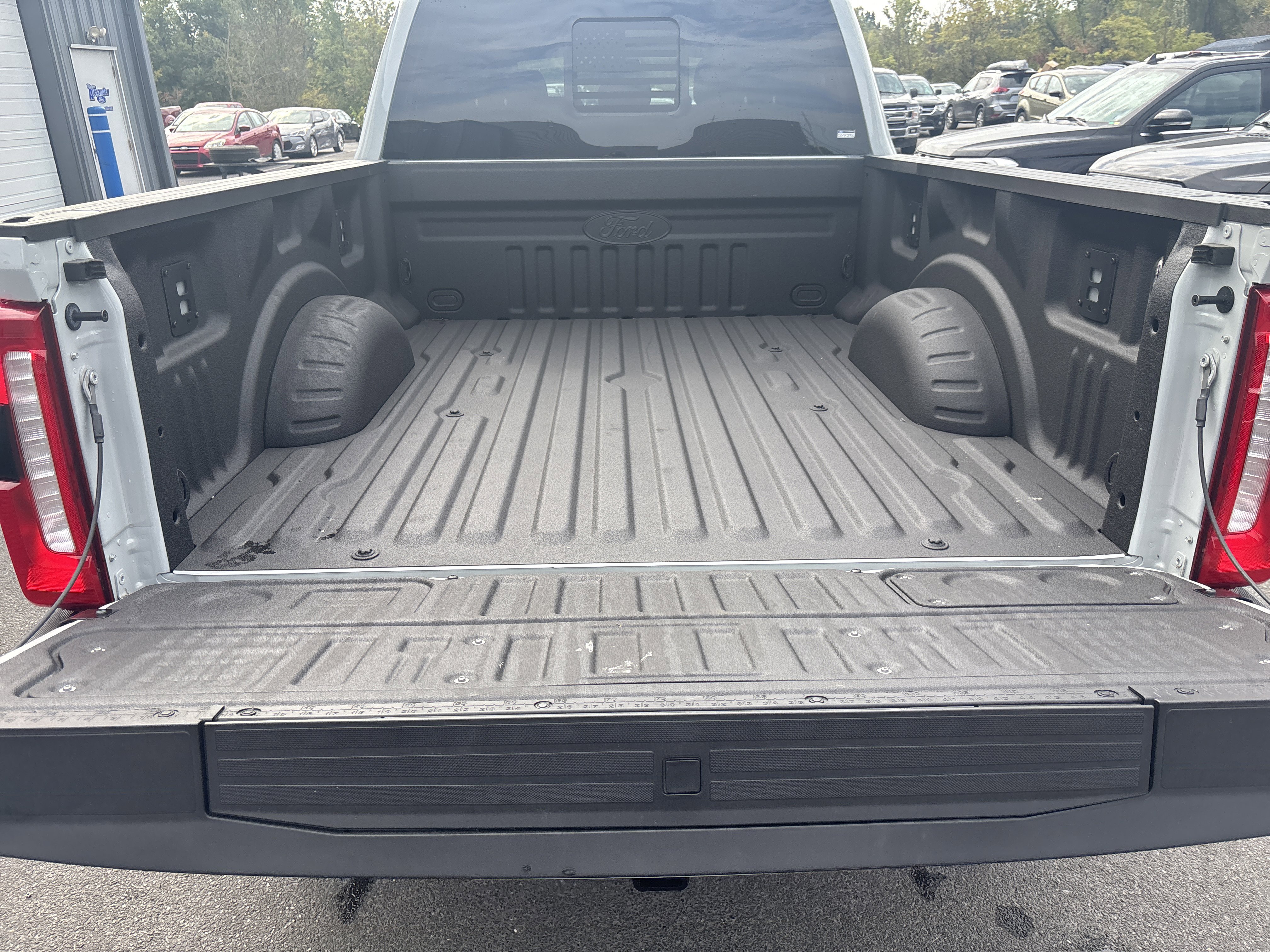 Used 2025 Ford F250 XLT w/ Black Appearance Package image 5