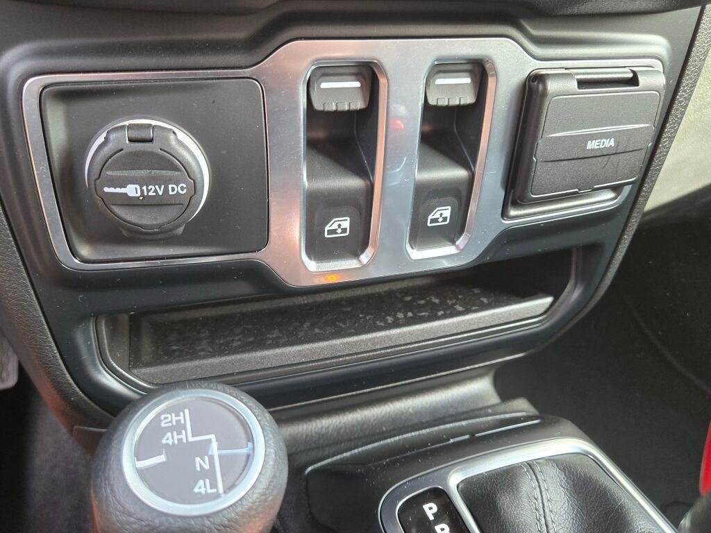 Used 2024 Jeep Wrangler Sport S image 18