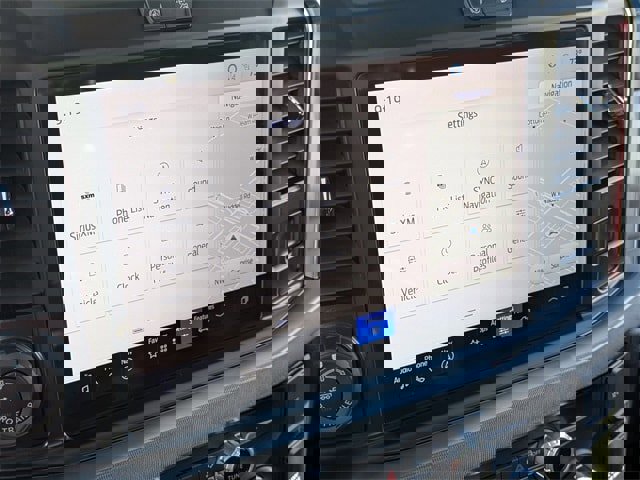 Used 2025 Ford F250 Platinum w/ FX4 Off-Road Package image 22