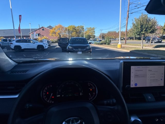 Used 2023 Toyota RAV4 LE AWD/4WD image 16