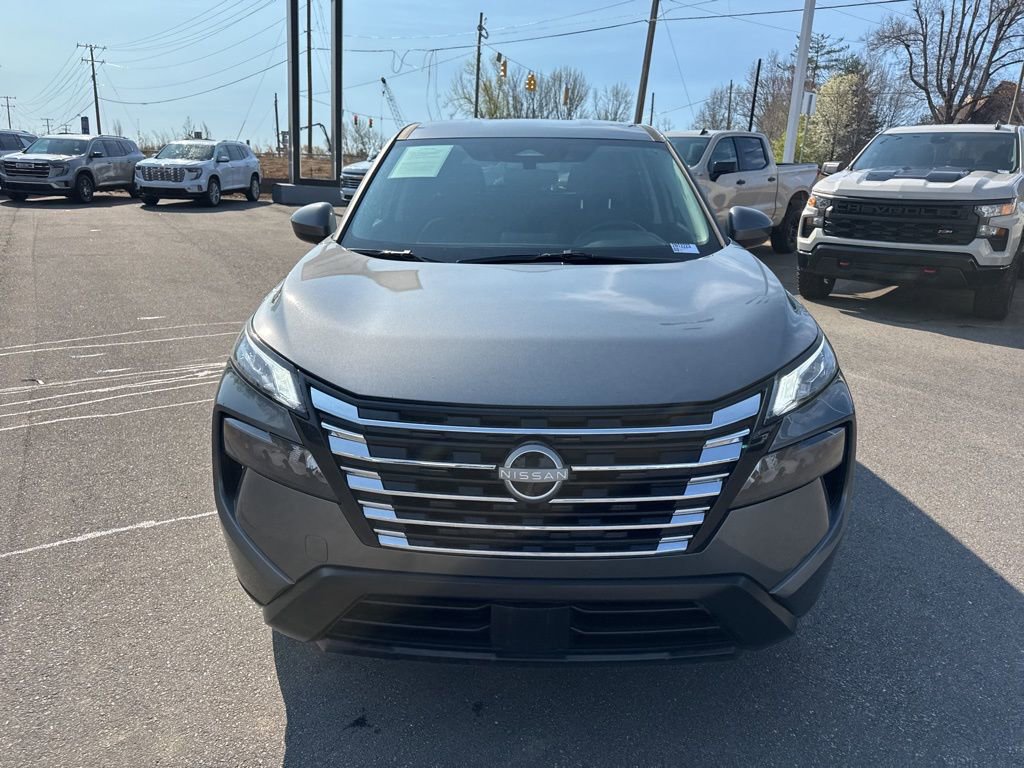 Used 2025 Nissan Rogue SV FWD image 8