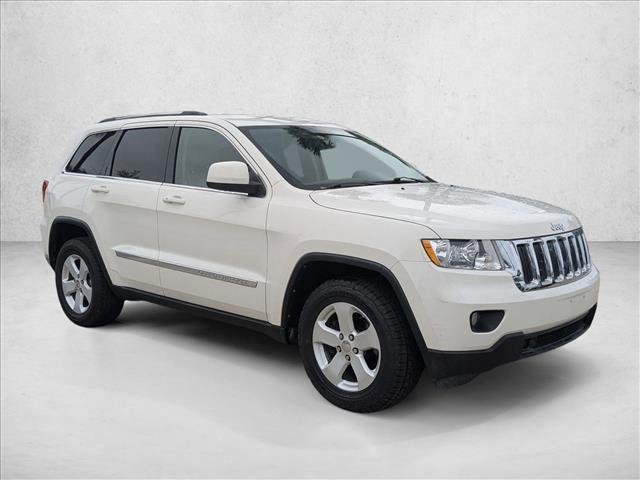 Used 2011 Jeep Grand Cherokee Laredo image 3