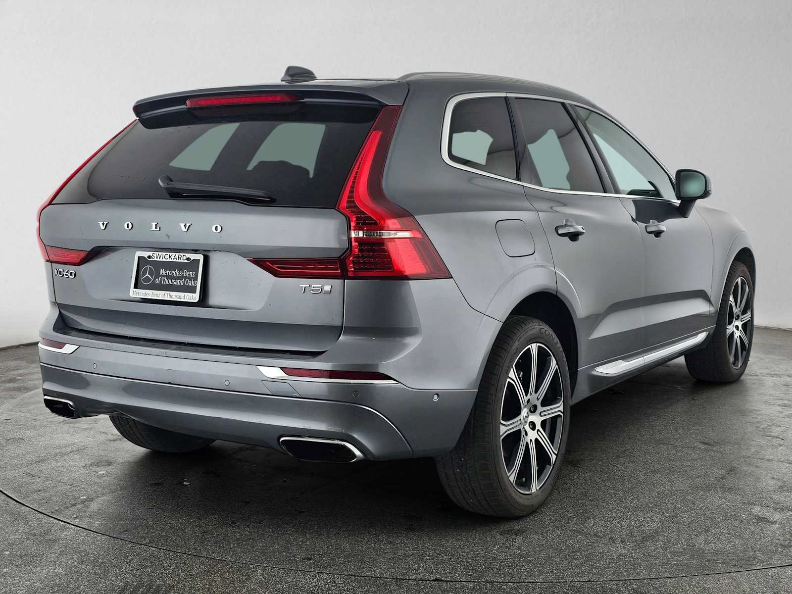 Used 2020 Volvo XC60 T5 Inscription FWD image 3