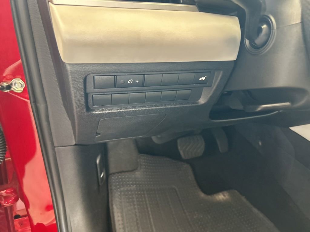 Used 2023 Mitsubishi Outlander SEL image 41