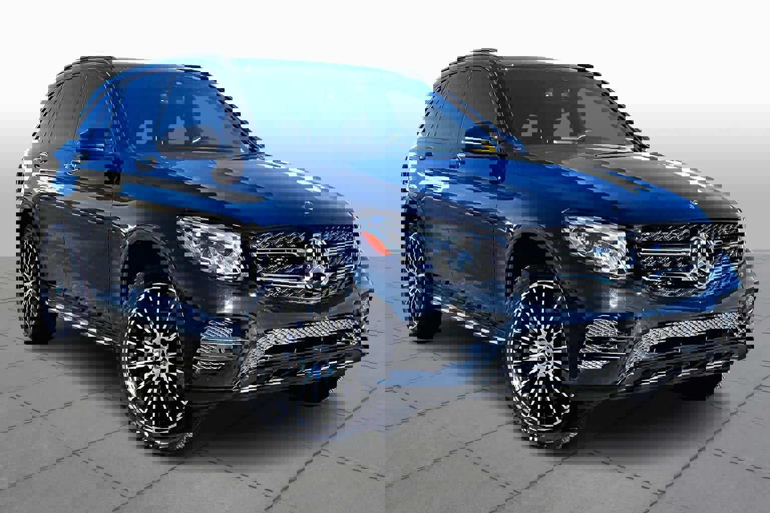 Used 2019 Mercedes-Benz GLC 300 image 2