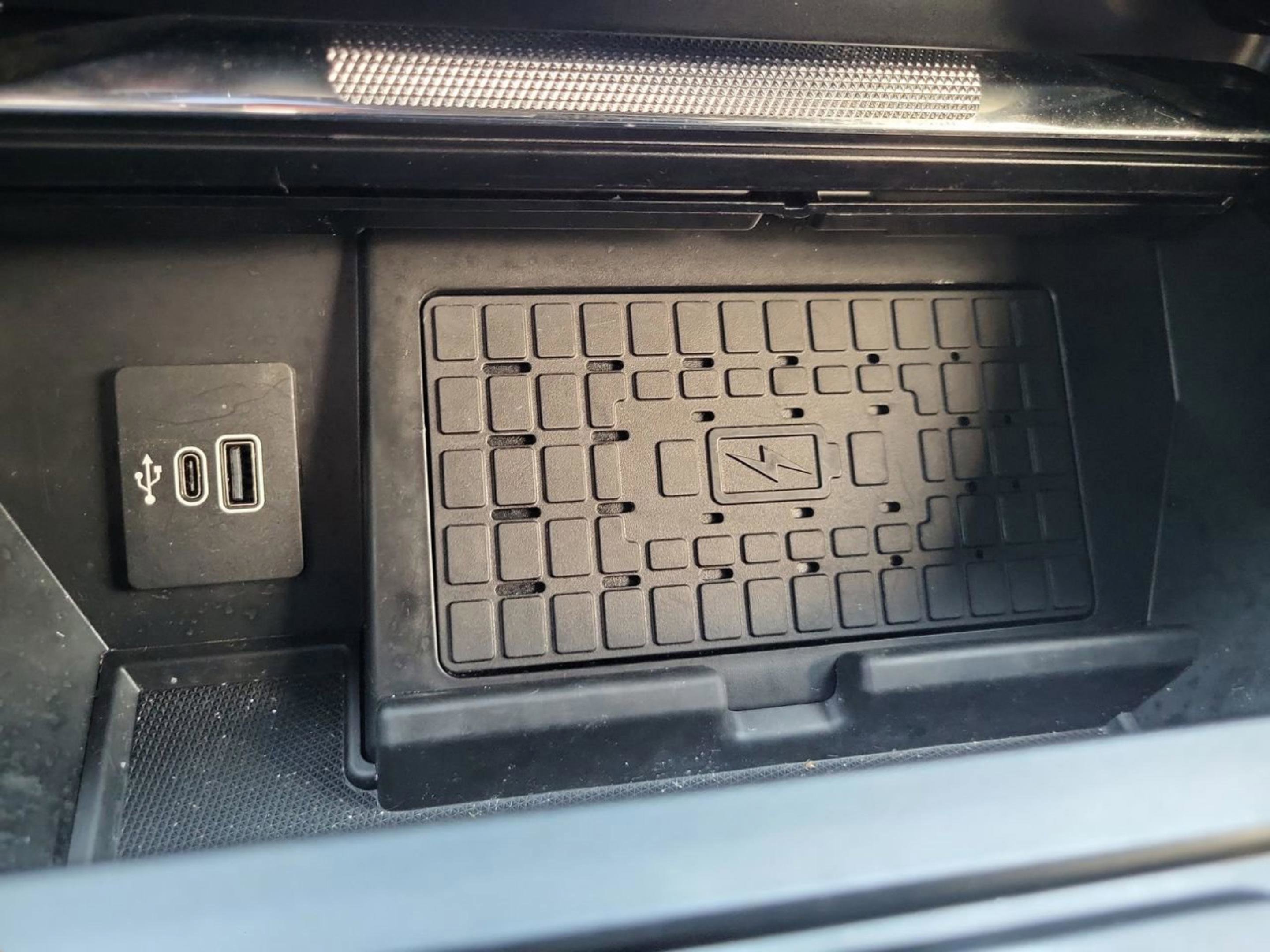 Used 2025 Ford F150 Raptor image 24