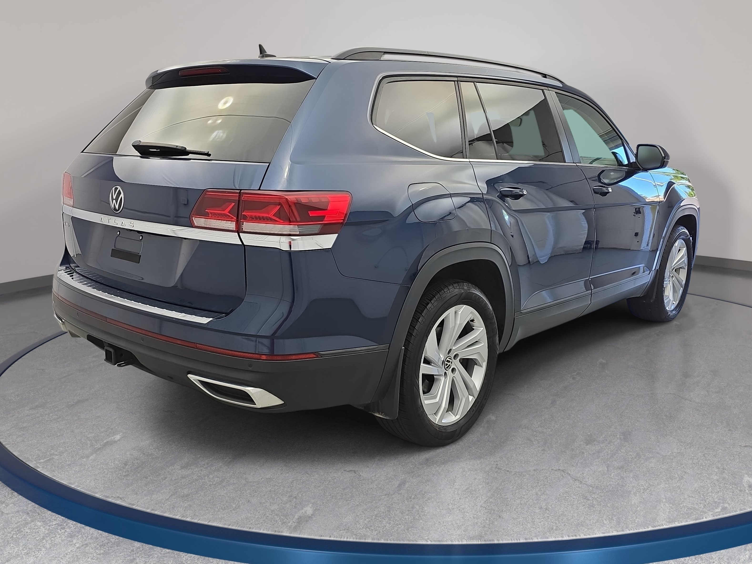 Certified 2023 Volkswagen Atlas SE FWD image 5