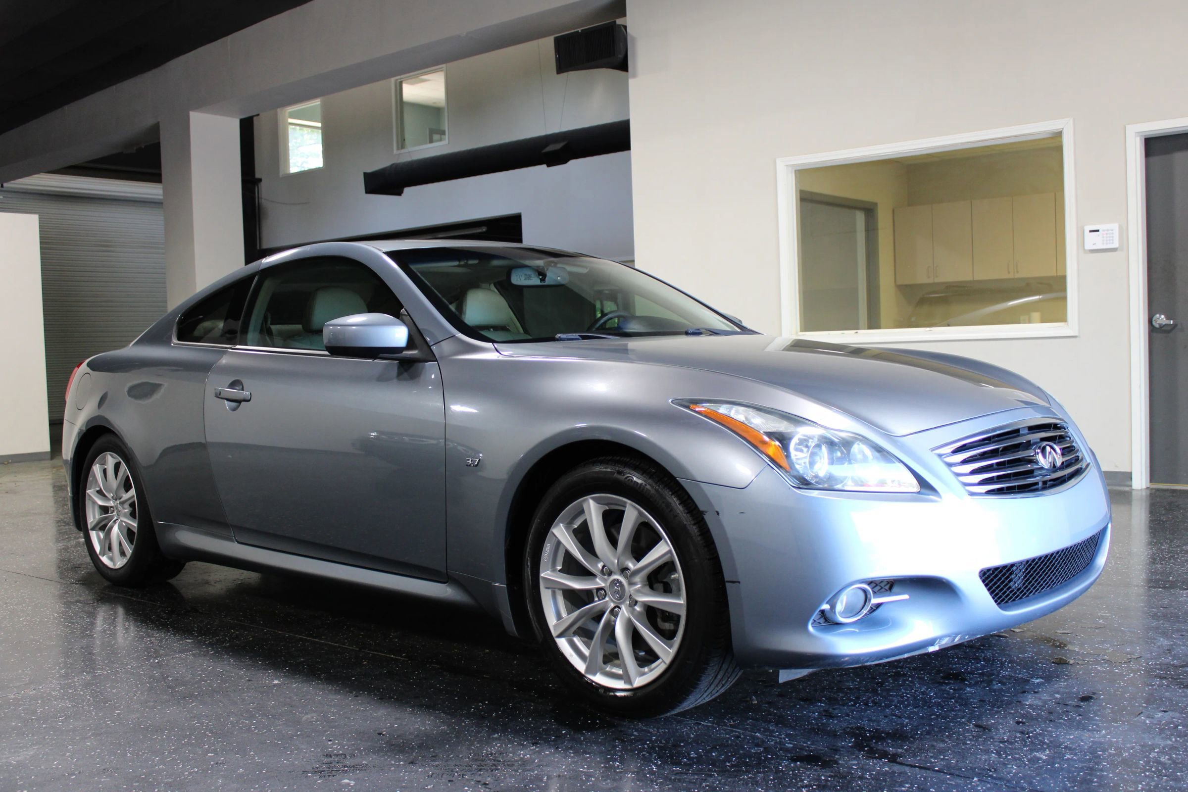 Used 2015 INFINITI Q60 Journey w/ Premium Package RWD image 34