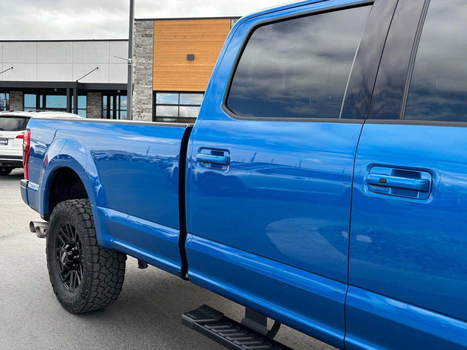 Used 2021 Ford F350 Lariat image 6