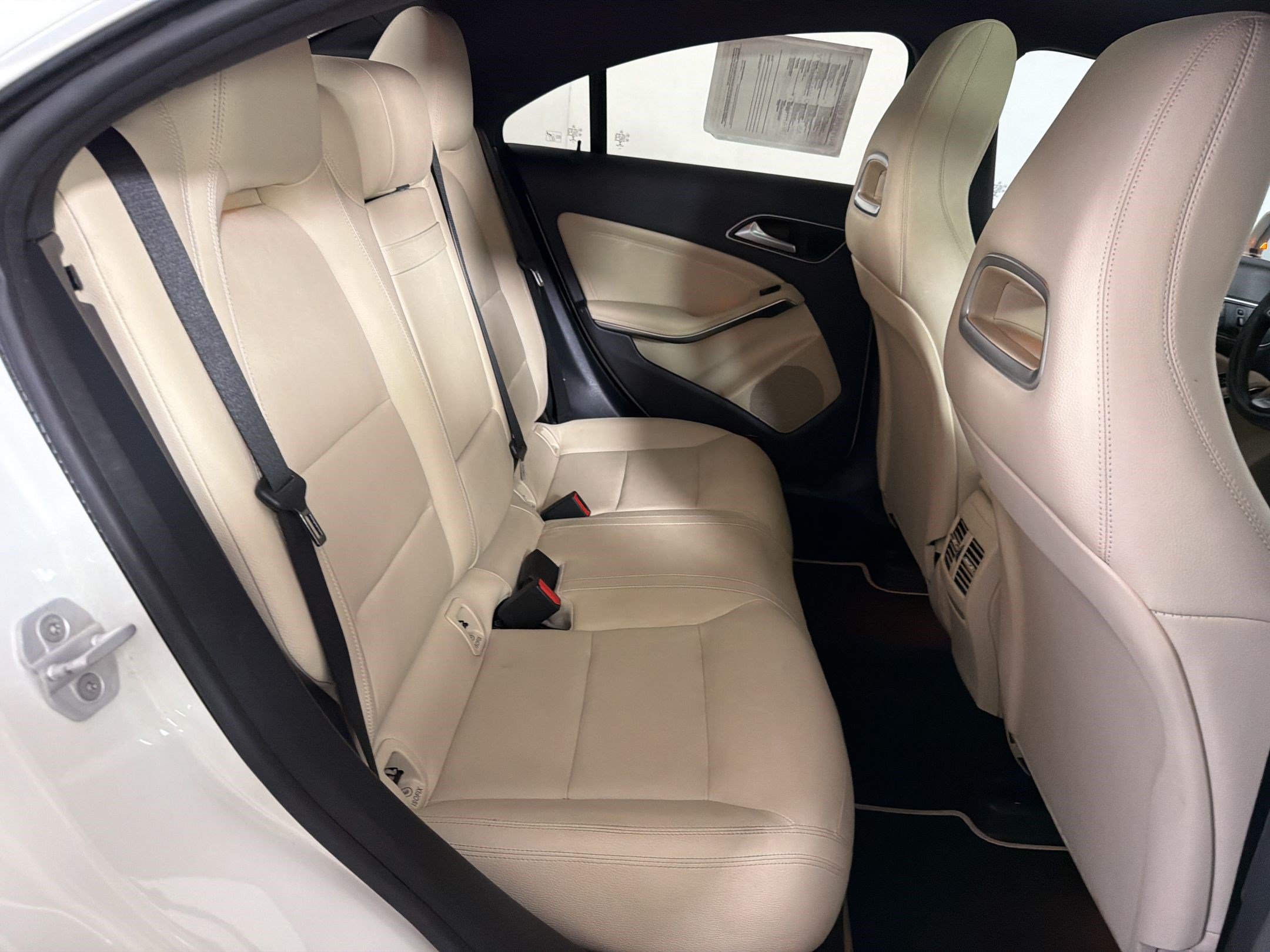 Used 2015 Mercedes-Benz CLA 250 4MATIC image 31
