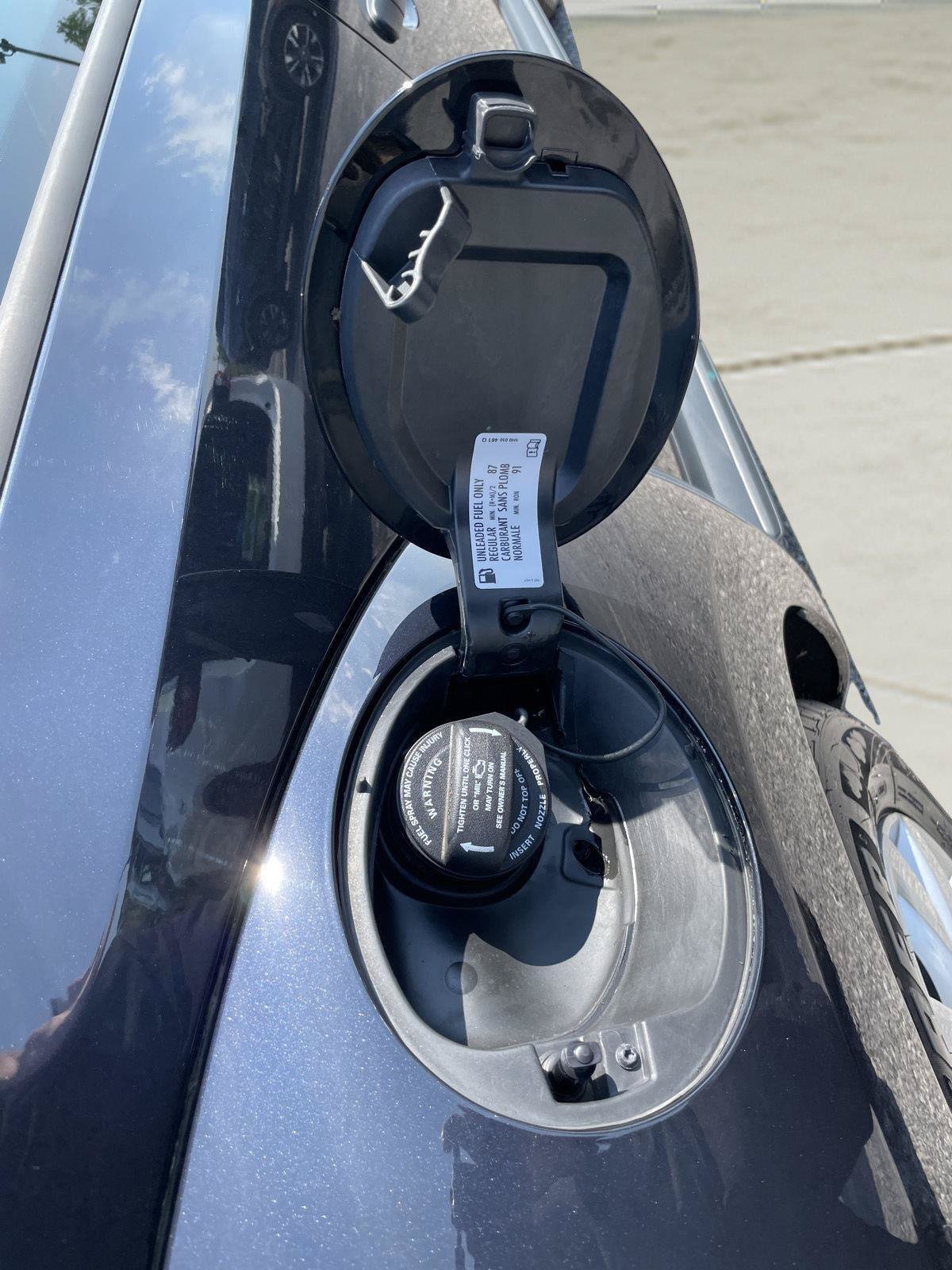 Used 2018 Volkswagen Beetle 2.0T FWD image 11
