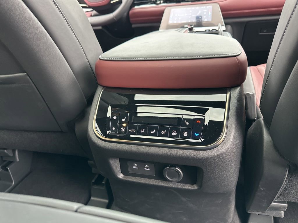 New 2026 INFINITI QX80 Autograph w/ Premium Cargo Package image 21