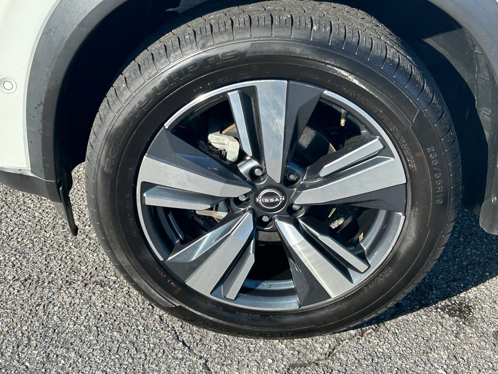 Used 2023 Nissan Rogue SL w/ SL Premium Package image 33