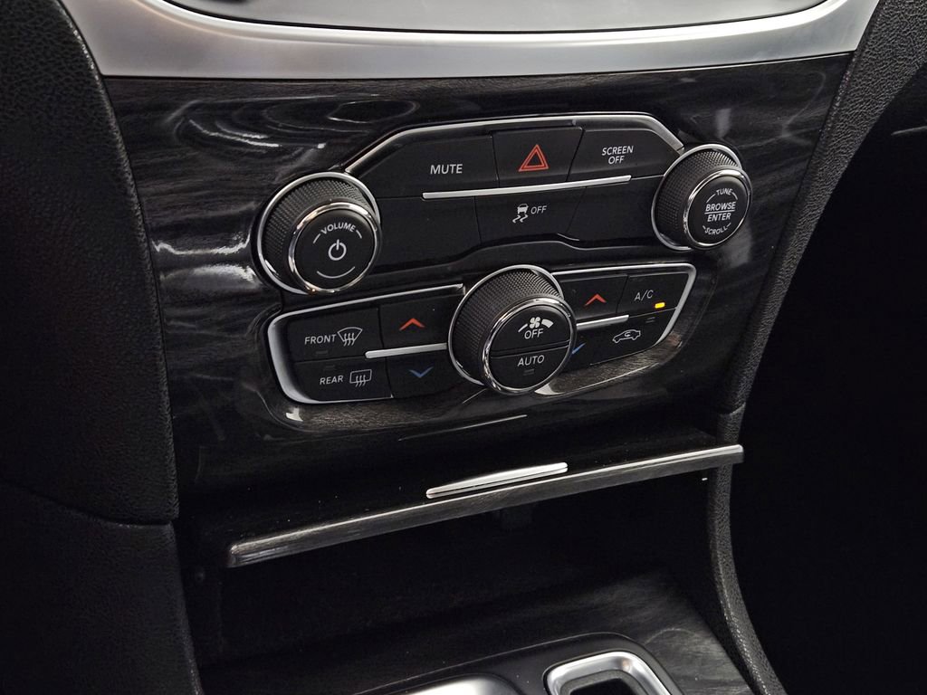 Used 2020 Chrysler 300 Touring w/ Sport Appearance Package RWD image 14