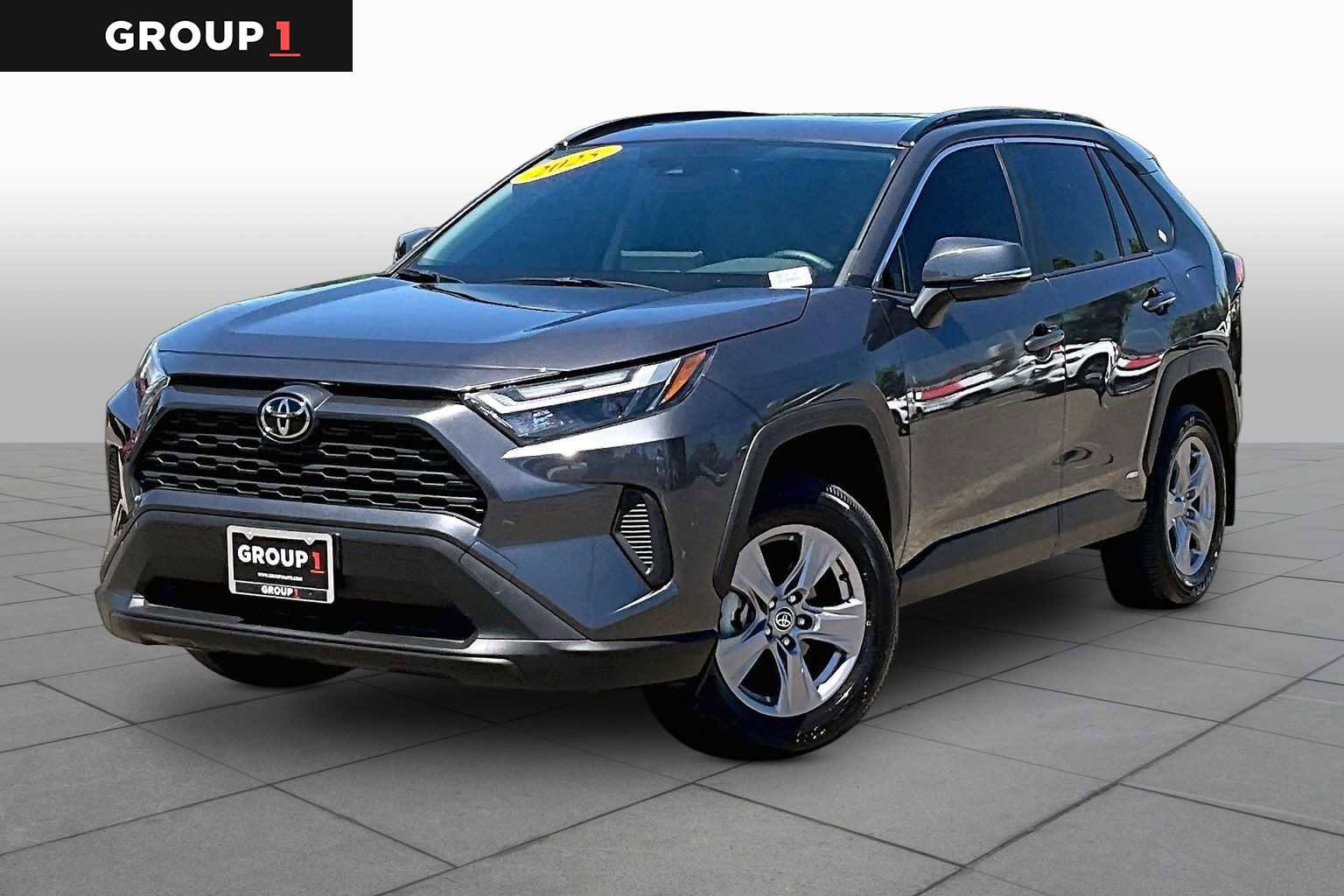 Used 2025 Toyota RAV4 XLE w/ Convenience Package AWD/4WD image 1
