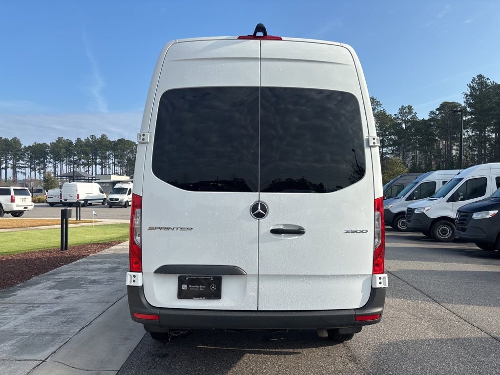 Used 2024 Mercedes-Benz Sprinter 2500 image 4