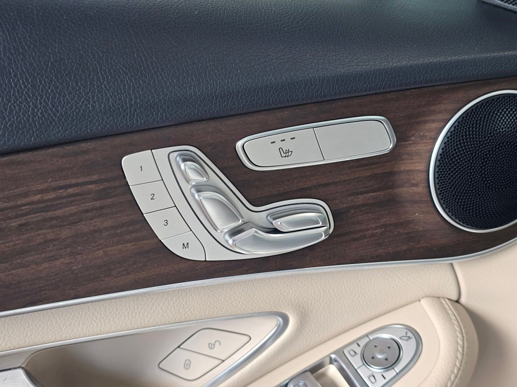 Used 2020 Mercedes-Benz C 300 4MATIC Sedan image 22