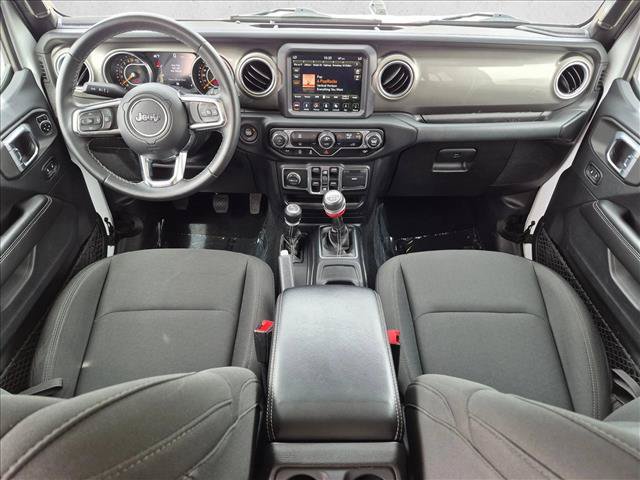 Used 2018 Jeep Wrangler Unlimited Sahara AWD/4WD image 16