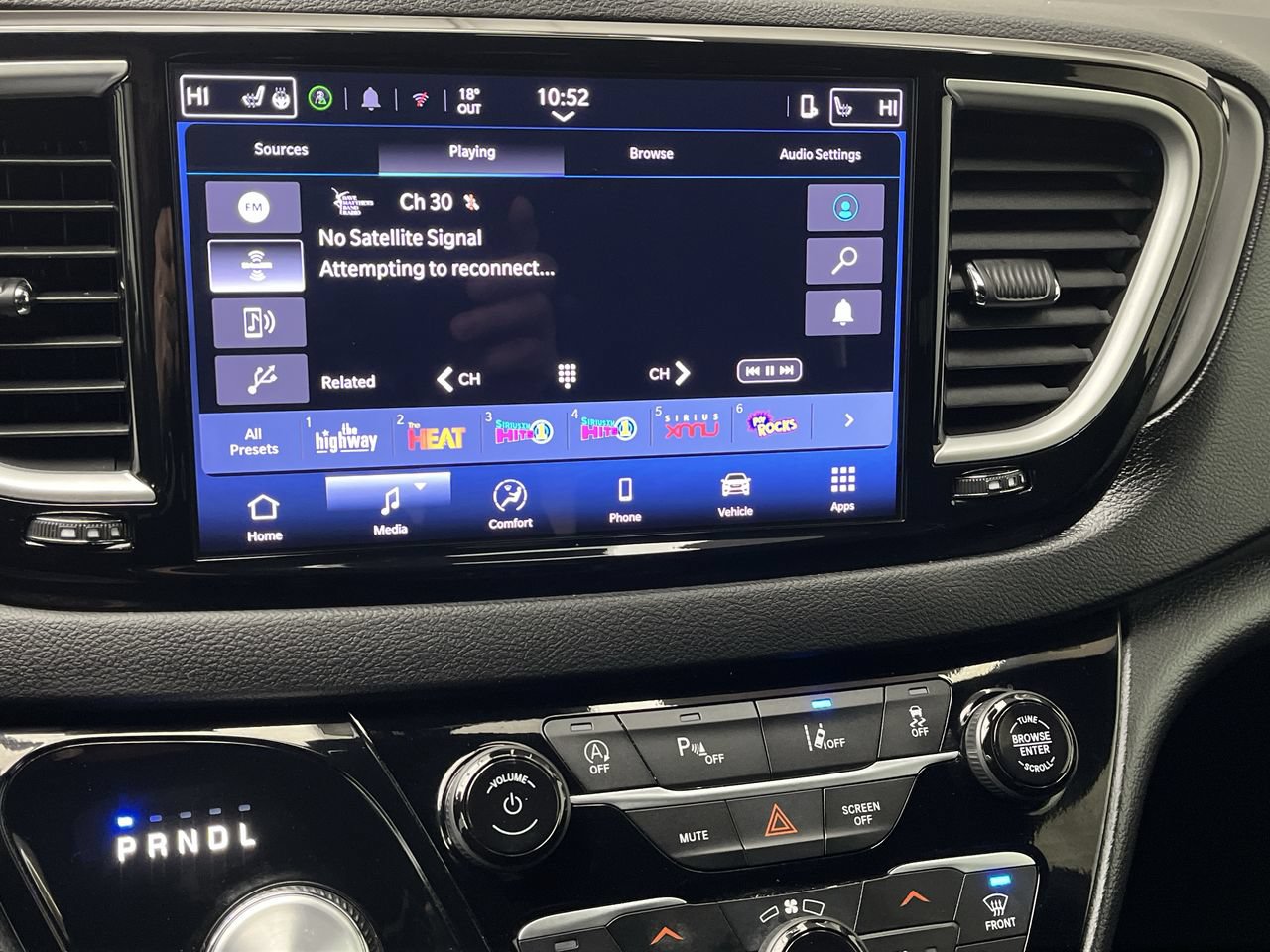 Used 2025 Chrysler Pacifica Select FWD image 18