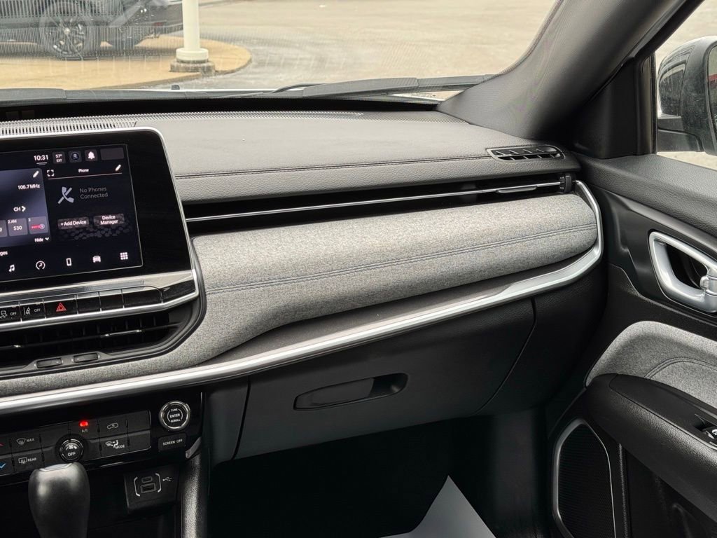 Used 2025 Jeep Compass Latitude image 22