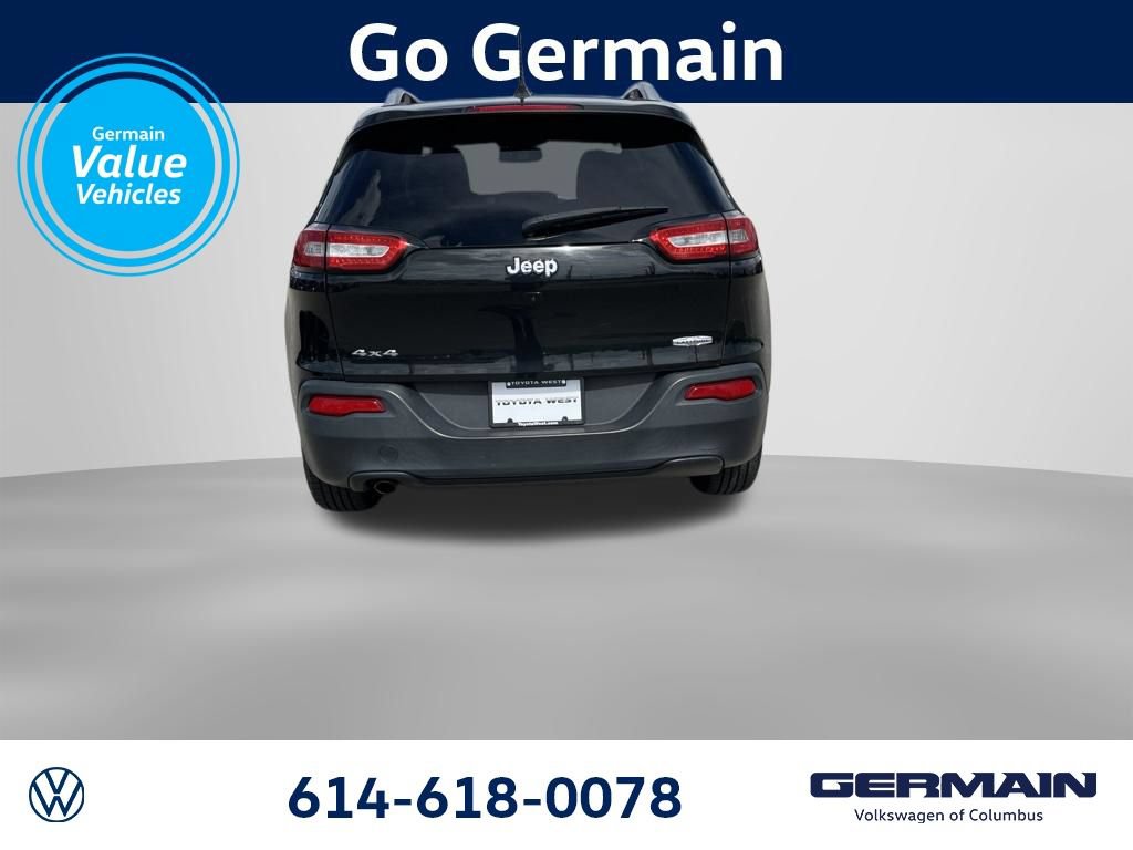 Used 2016 Jeep Cherokee Latitude w/ Cold Weather Group AWD/4WD image 6