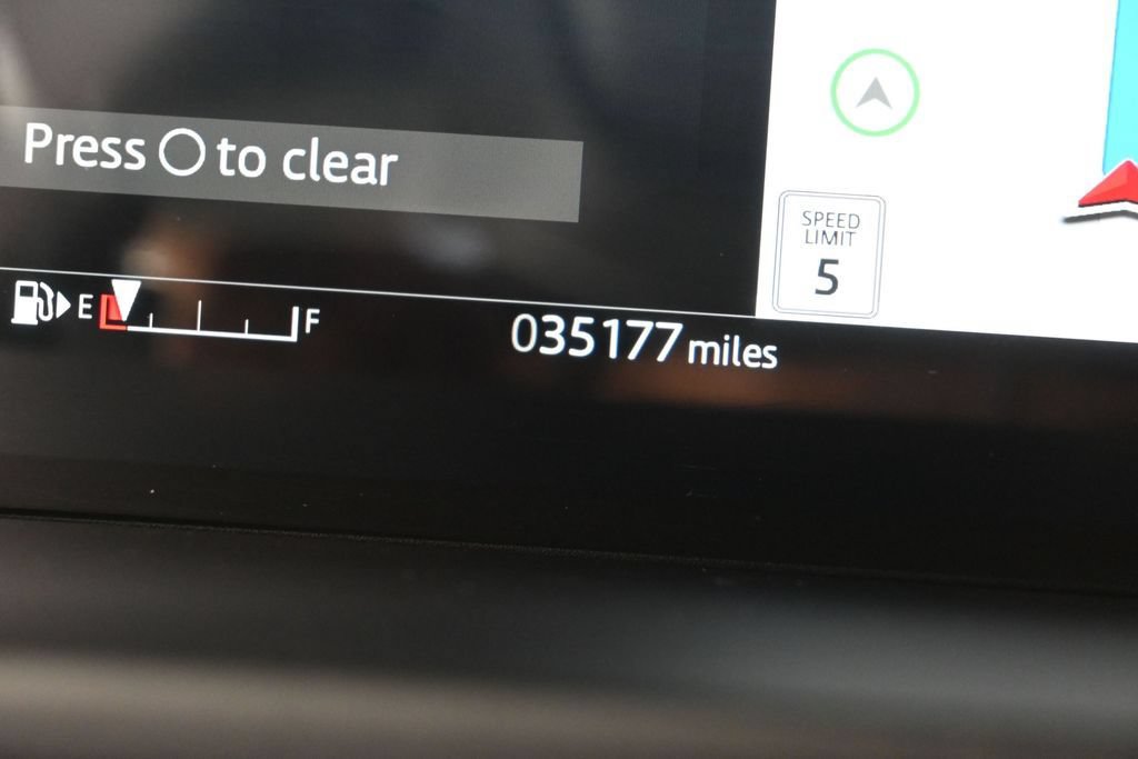 Used 2025 Land Rover Defender 110 S AWD/4WD image 43