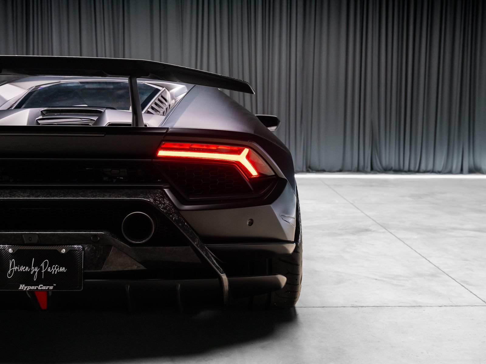 Used 2018 Lamborghini Huracan Performante AWD/4WD image 51