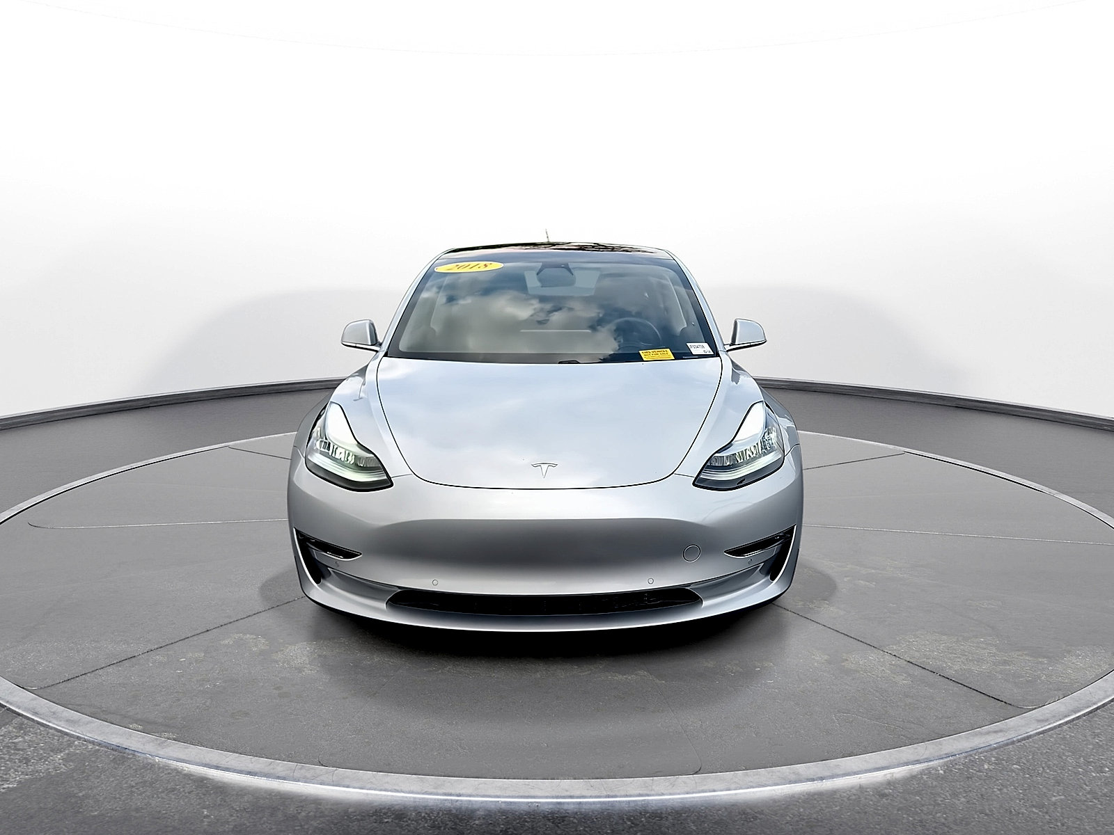 Used 2018 Tesla Model 3 Long Range RWD image 3