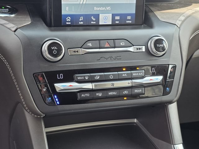 Certified 2020 Ford Explorer Platinum w/ Premium Technology Package AWD/4WD image 24