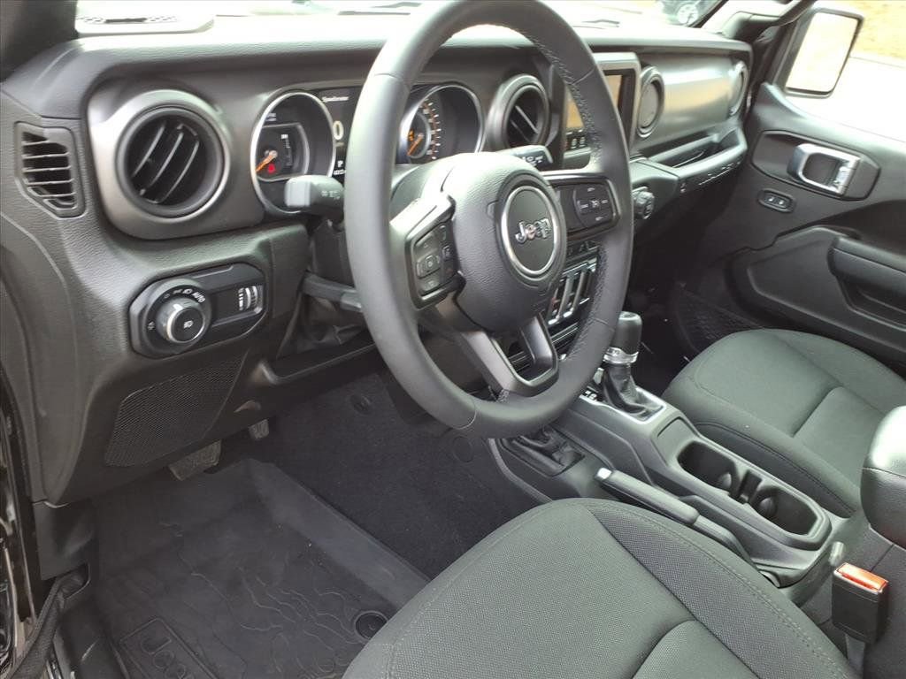 Used 2023 Jeep Wrangler Sport S image 11