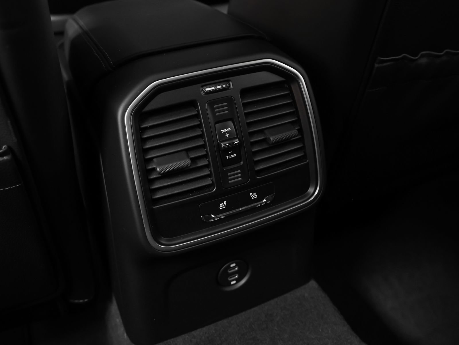 Certified 2026 Porsche Macan image 45