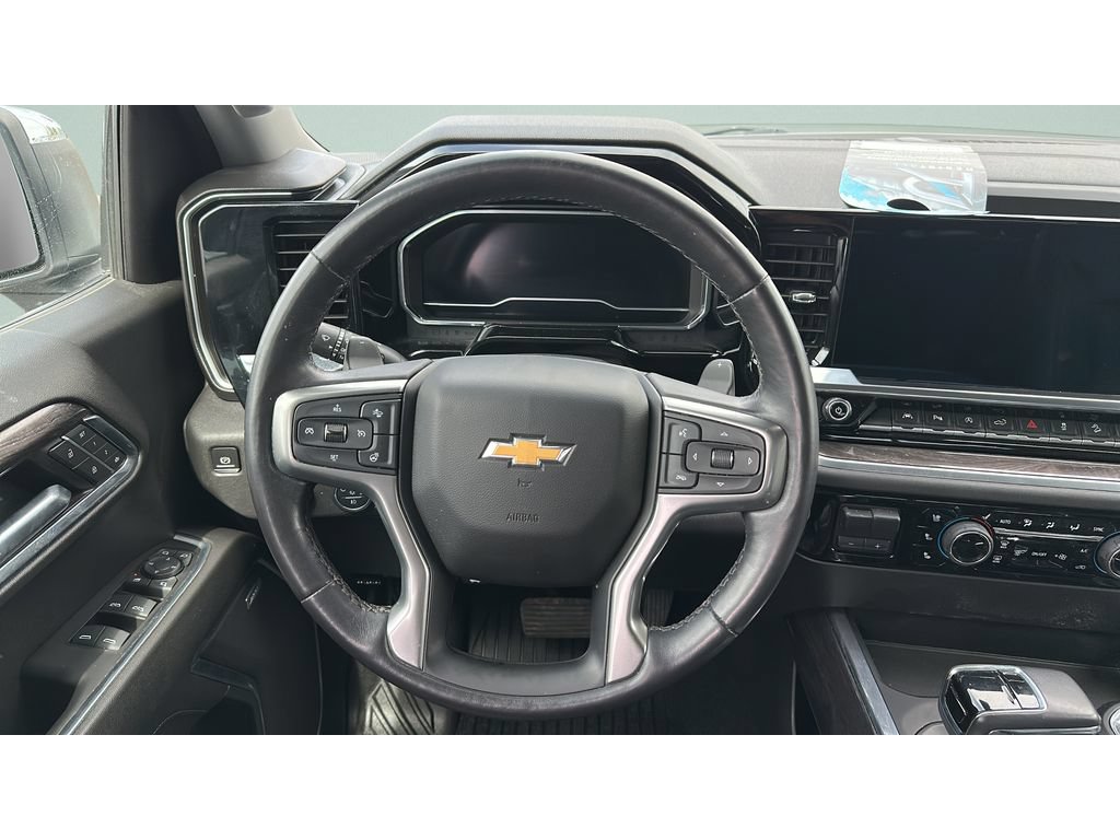 Used 2022 Chevrolet Silverado 1500 LTZ AWD/4WD image 16