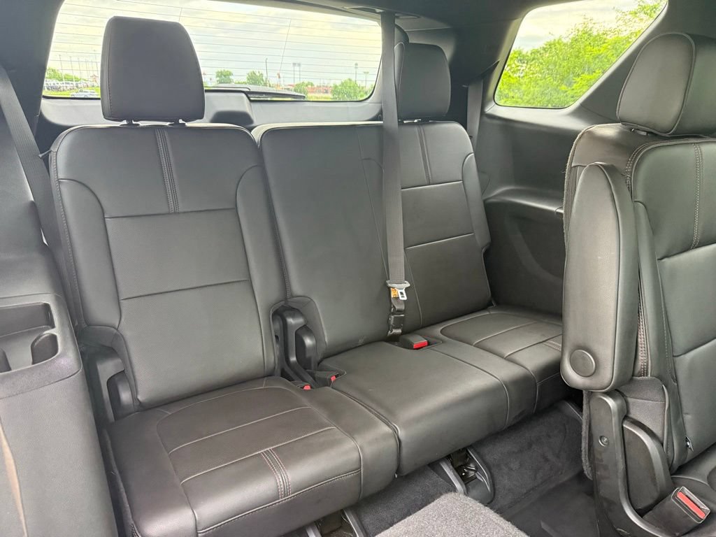 Used 2023 Chevrolet Traverse RS w/ LPO, Floor Liner Package FWD image 17
