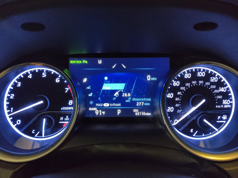 Used 2018 Toyota Camry XLE FWD image 23