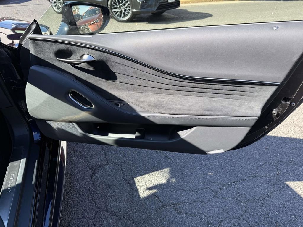 Used 2019 Lexus LC 500h image 15