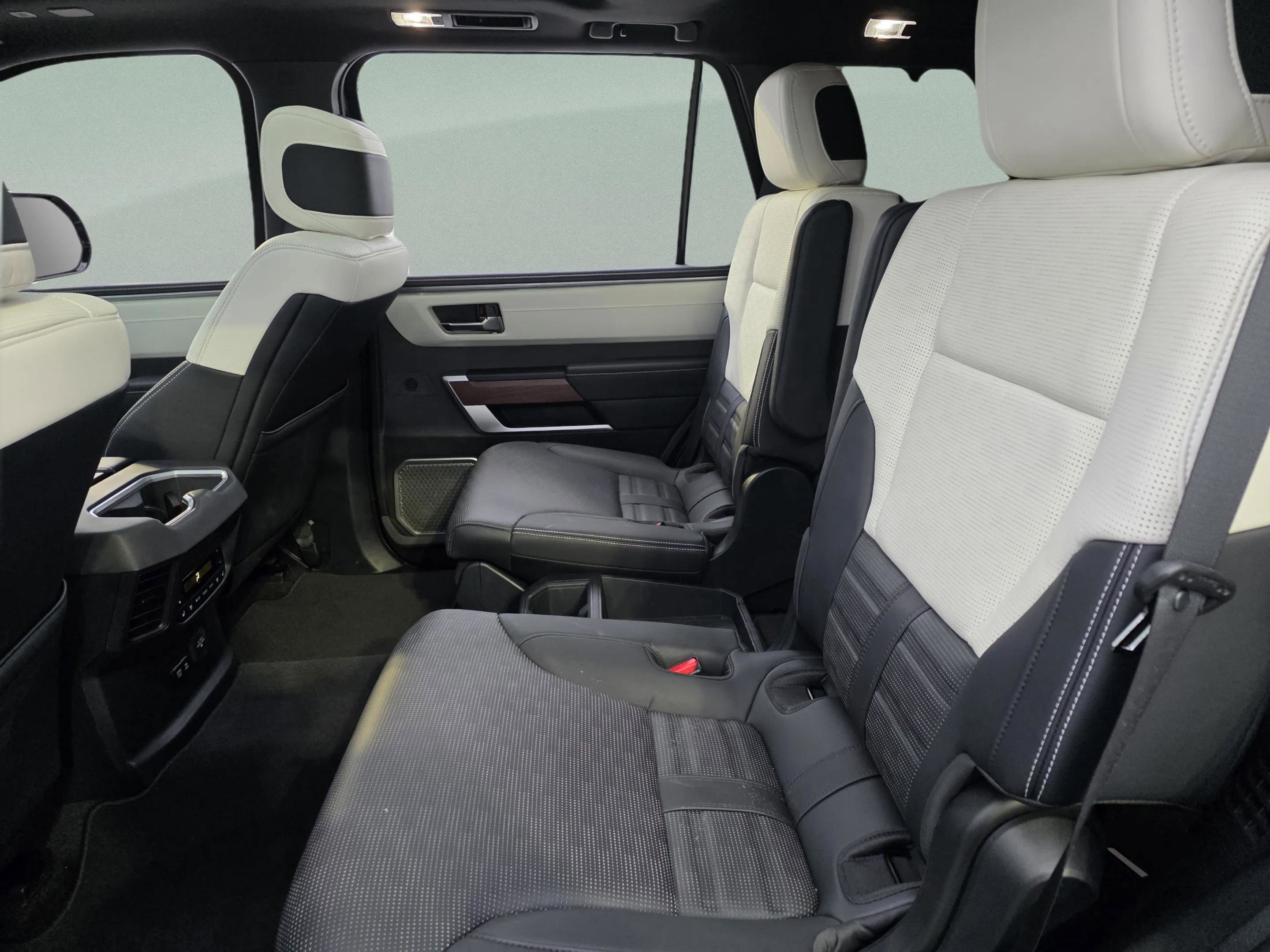 Used 2025 Toyota Sequoia Capstone image 20