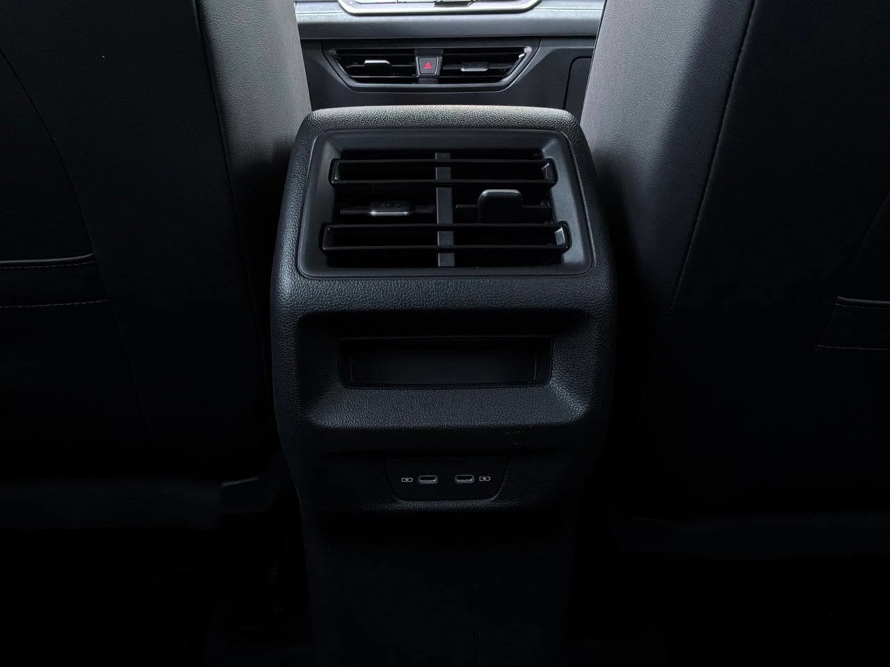 Used 2026 Volkswagen Tiguan SE FWD image 13