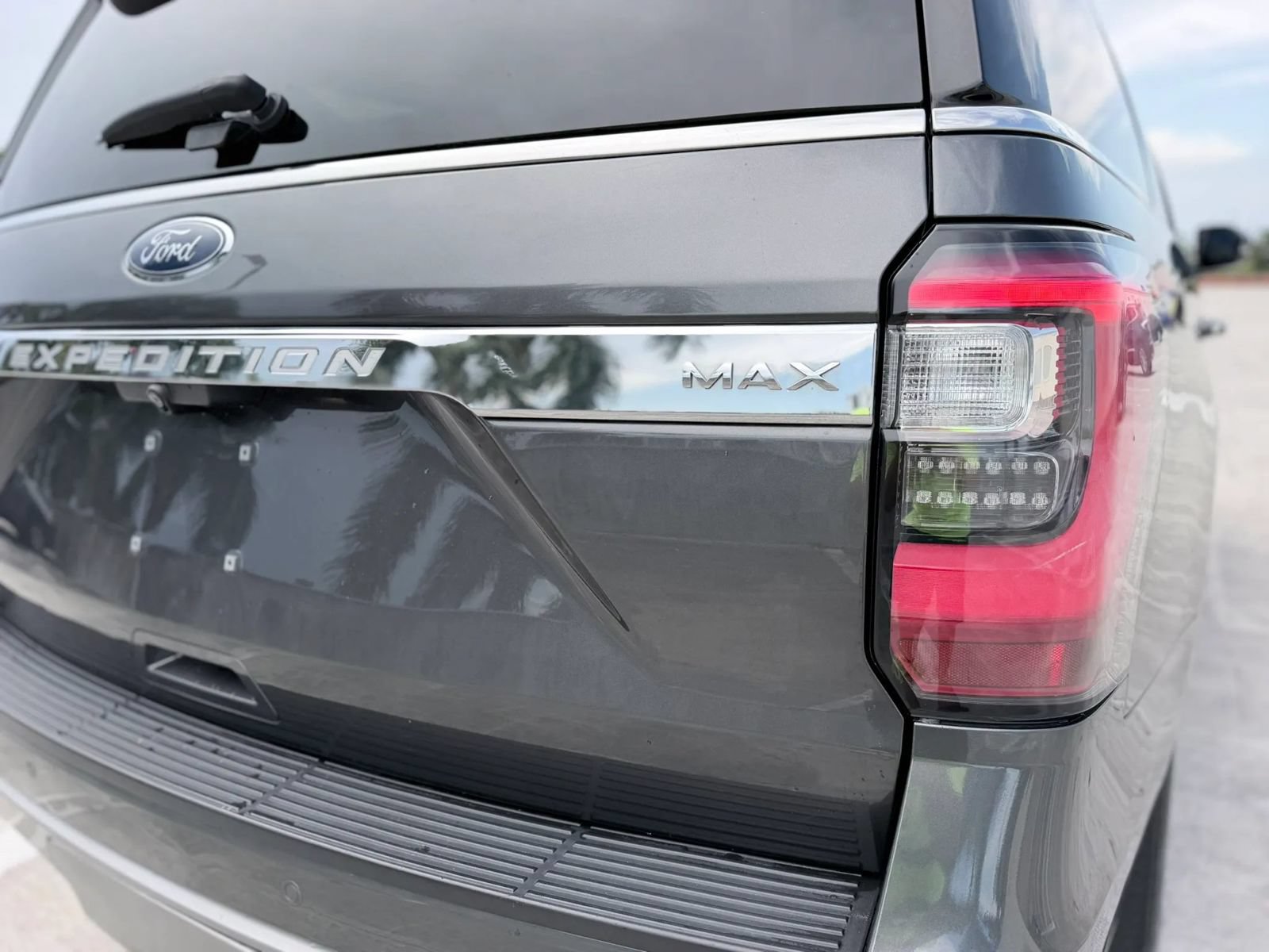 Used 2020 Ford Expedition Max Limited RWD image 12