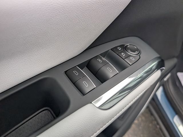New 2026 Chevrolet Traverse High Country w/ LPO, Floor Liner Package FWD image 15