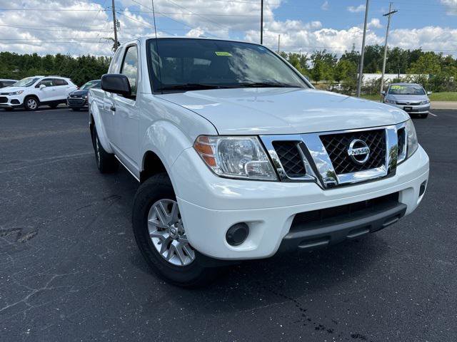Used 2017 Nissan Frontier SV image 2