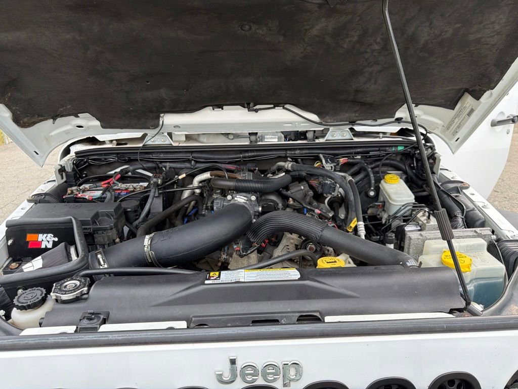 Used 2011 Jeep Wrangler Unlimited Rubicon w/ Dual Top Group AWD/4WD image 32