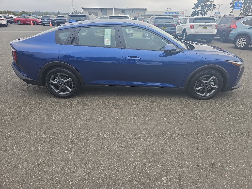 New 2025 Kia K4 LXS image 6