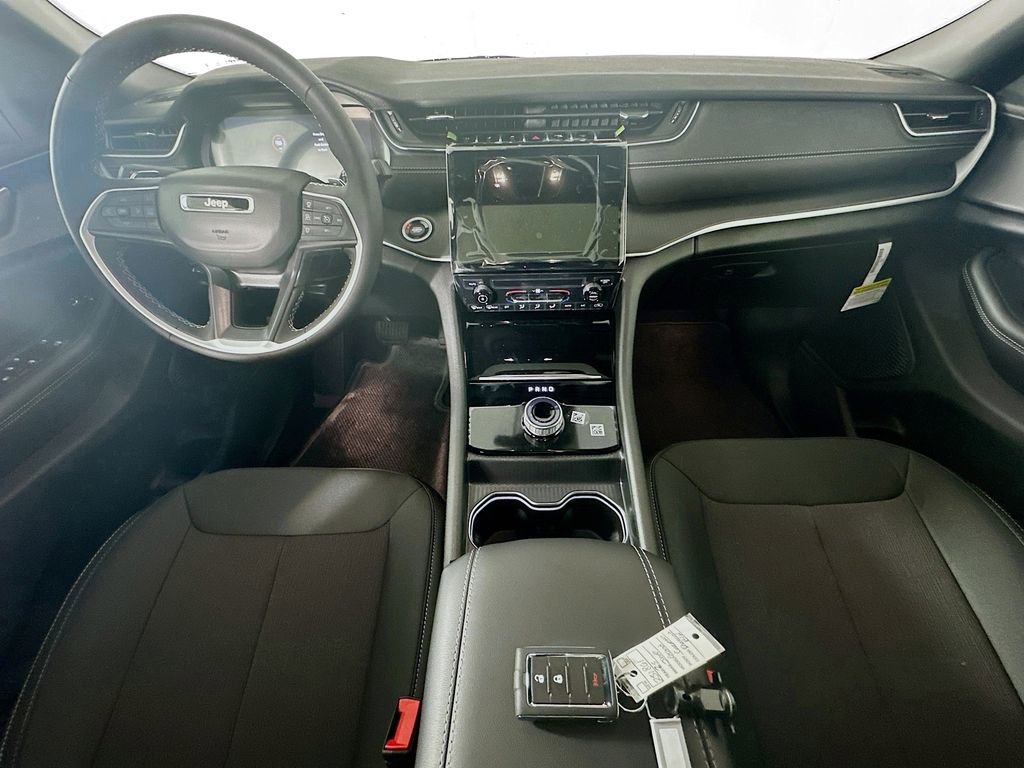 New 2025 Jeep Grand Cherokee Laredo X AWD/4WD image 9
