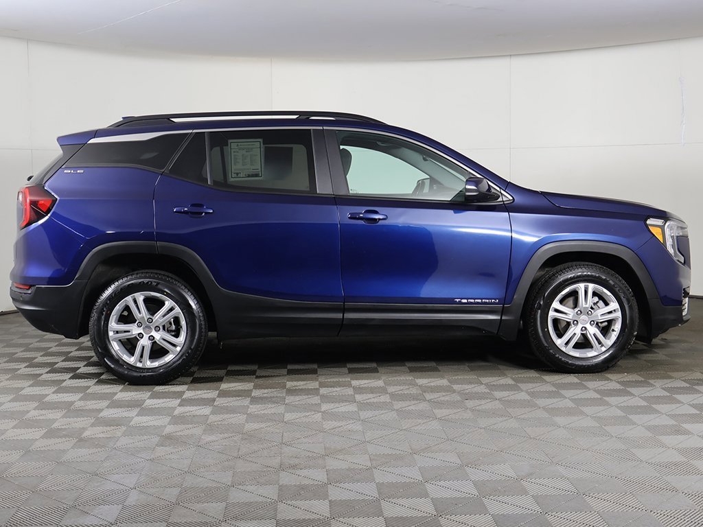 Used 2022 GMC Terrain SLE w/ Driver Convenience Package image 14