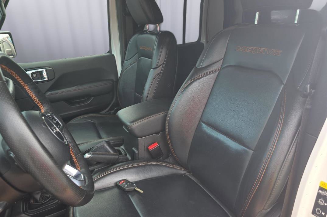 Used 2023 Jeep Gladiator Mojave w/ LED Lighting Group AWD/4WD image 9