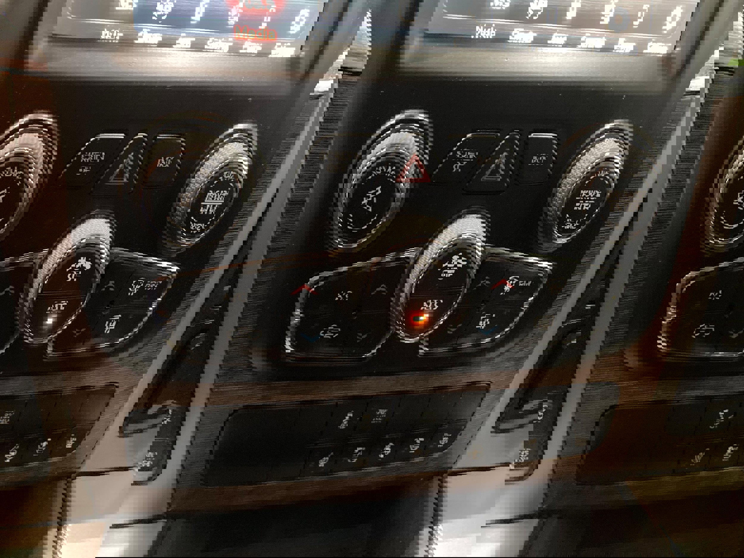 Used 2018 RAM 1500 Laramie w/ Convenience Group image 31