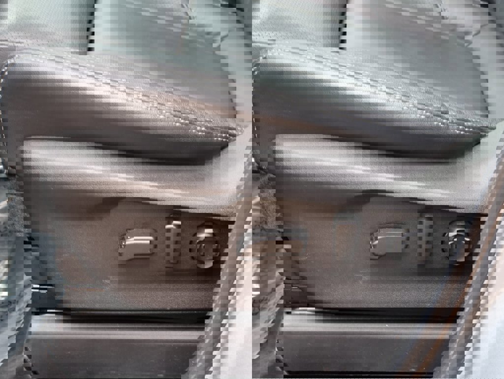 Used 2022 Subaru Ascent Limited w/ Technology Package image 26