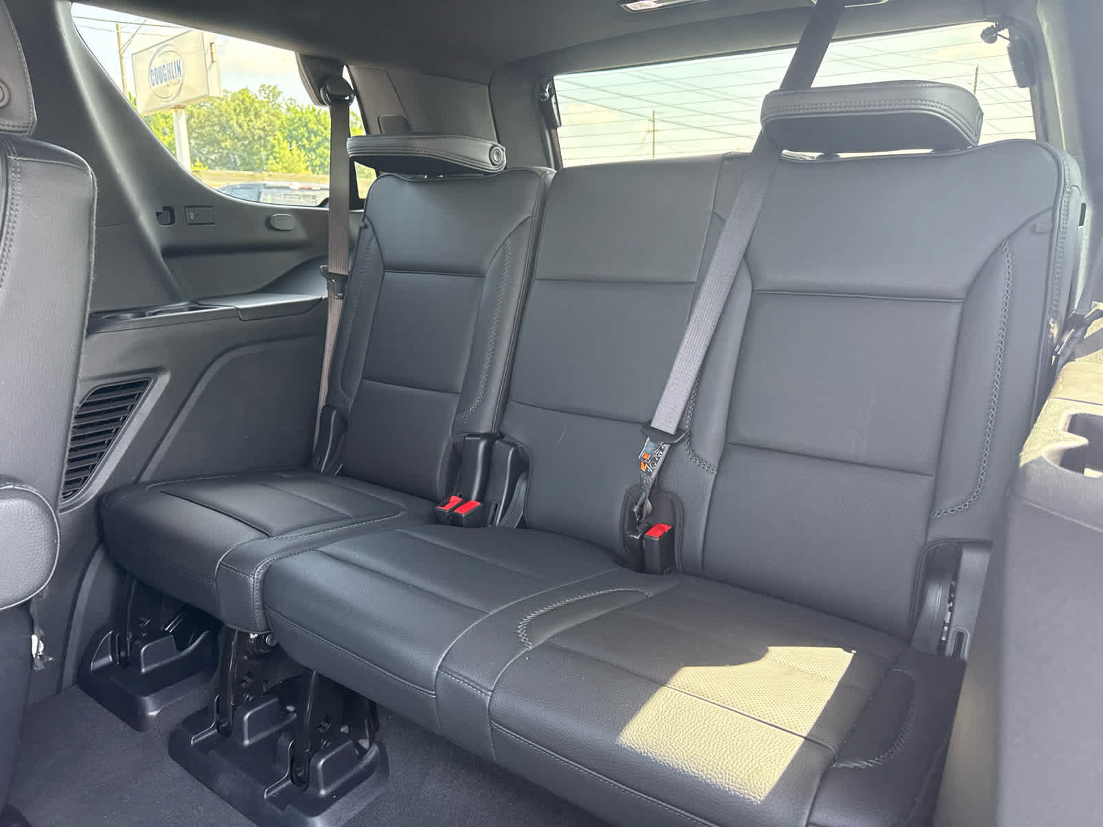 Used 2025 GMC Yukon Denali AWD/4WD image 24