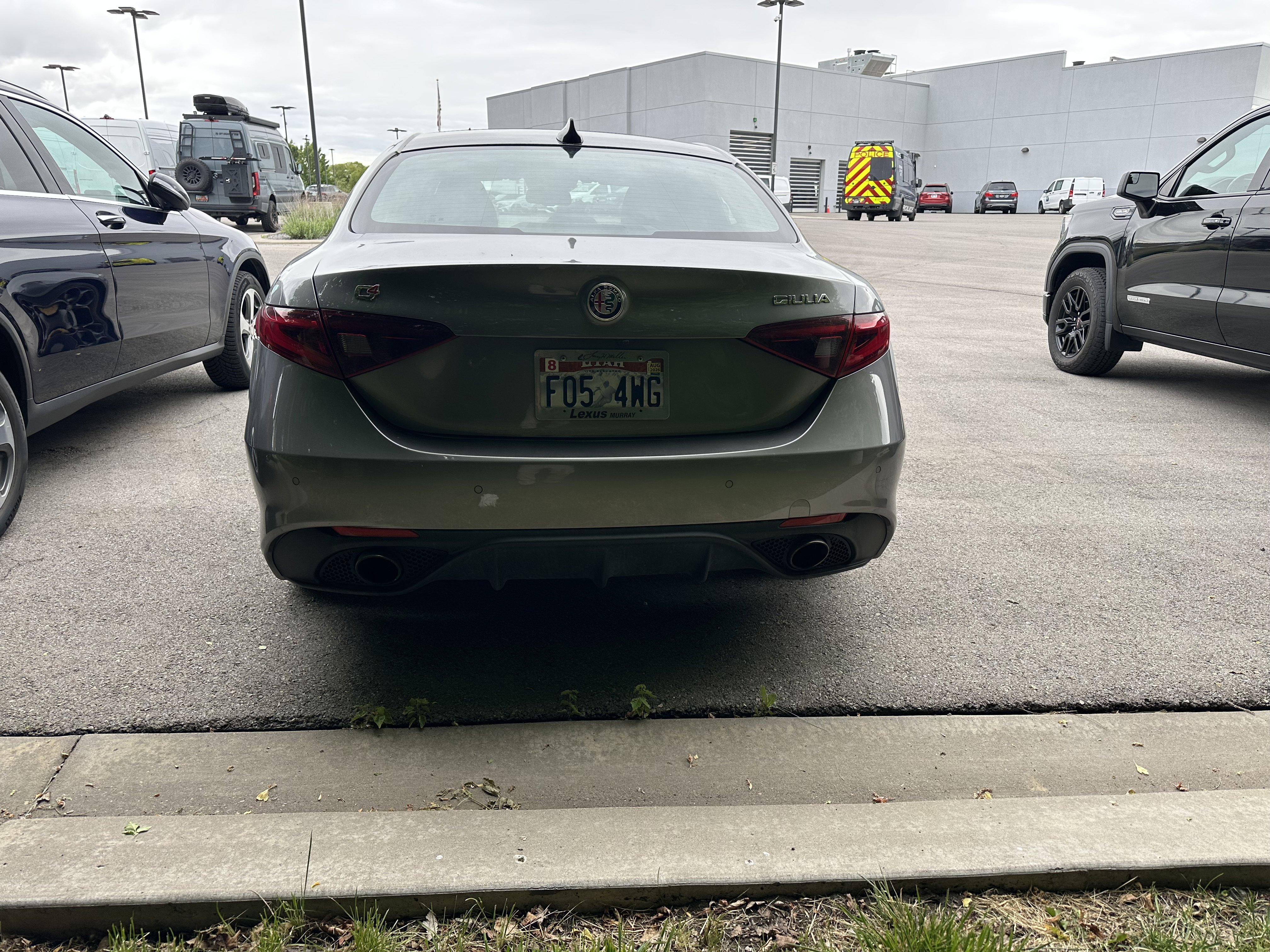 Used 2017 Alfa Romeo Giulia Ti w/ TI 19" Sport Package AWD/4WD image 5