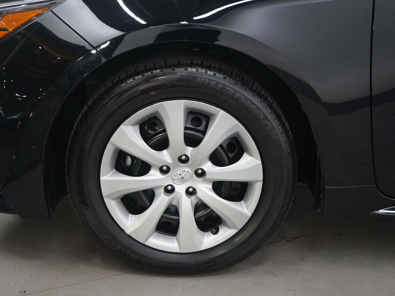 Used 2025 Toyota Corolla LE FWD image 25